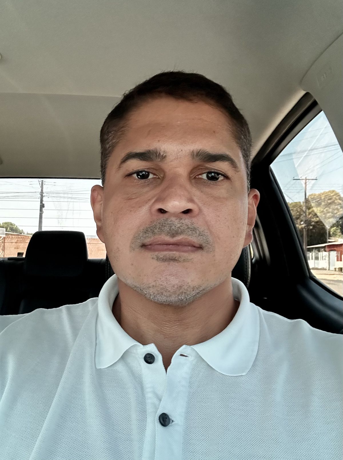 <em><strong>Carlos M.</strong></em>